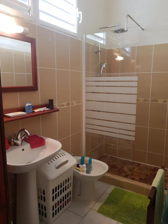 La maison aux Orchidées Petit-Bourg Extérieur photo